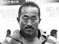 今も進化する肉体と精神　角田信朗 (2/3)