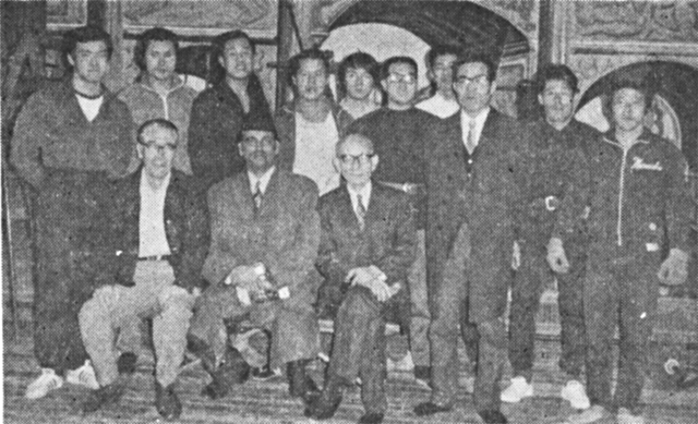 写真:京都中心体育会館を訪れたアミン氏一行、前列左より小野KBBA会長、モハマッド・アミン氏、松山IFBB日本代表、武村同次長の各氏