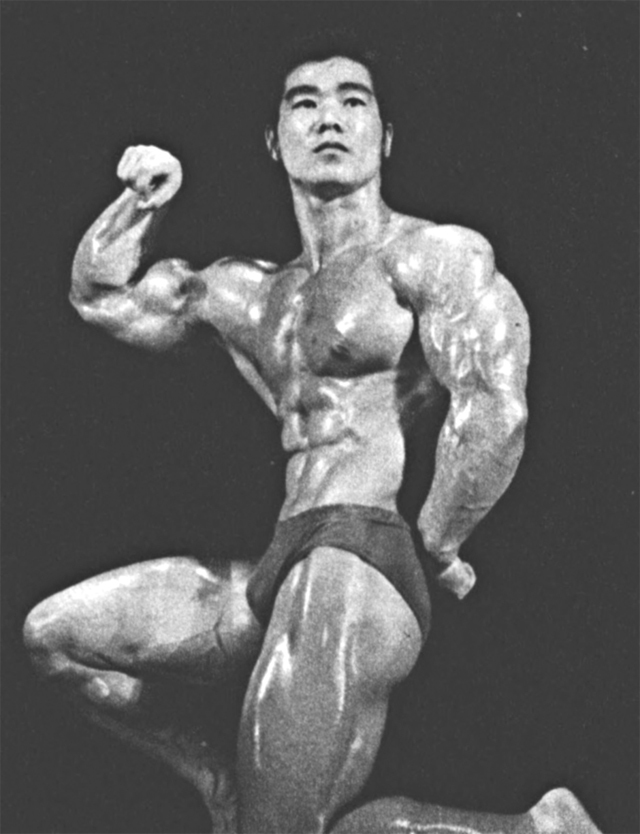 ミスター・ユニバースのショートマン・クラスに日本代表として出場する末光選手は、今までユニバースに出場した日本選手の誰よりも期待がもてそうだ。日本人とは思えないほどキレのよい筋肉がどこまで世界に通用するか楽しみだ。