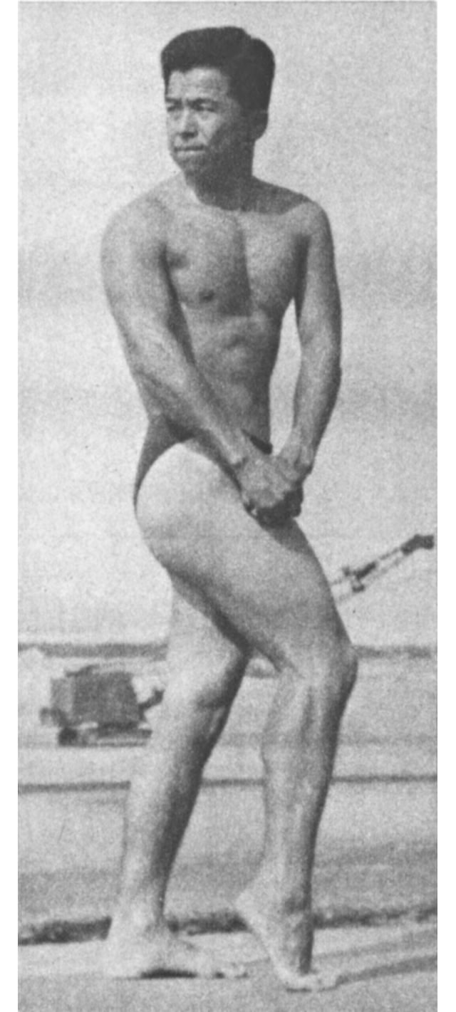 ●出身地―大阪府　●年令―37才　●ボ歴―1年8力月　●身長一162cm　●体重―58kg　●胸囲―100cm　●上腕囲―33cm　●大腿囲―54cm