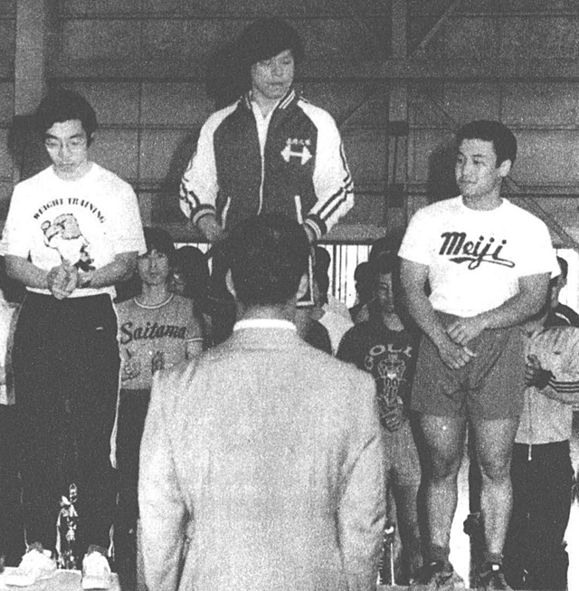 ミドルヘビー級入賞者、左から2位・長各川、1位・村里、3位・永井