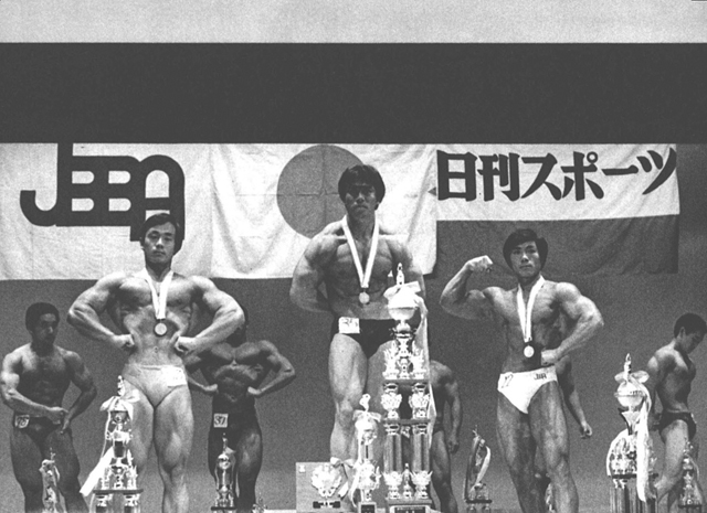 ミスター東京、左から3位・石井、1位・白田、2位・佐藤