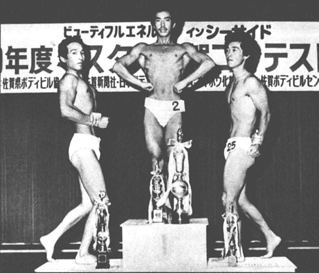 新人の部、左から2位・山口、1位・俣野、3位・綾部