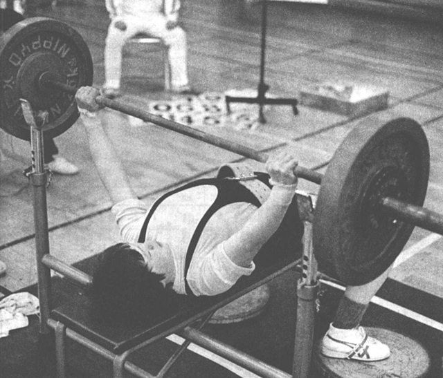 75kg級・伊藤福子選手スクワット125kg、ベンチ・プレス77.5kg、デッド・リフト145kg、トータル347.5kgと全種目日本新で優勝。また、デッド・リフトの特別試技で150kgに成功、更新したばかりの日本新をさらに伸ばした