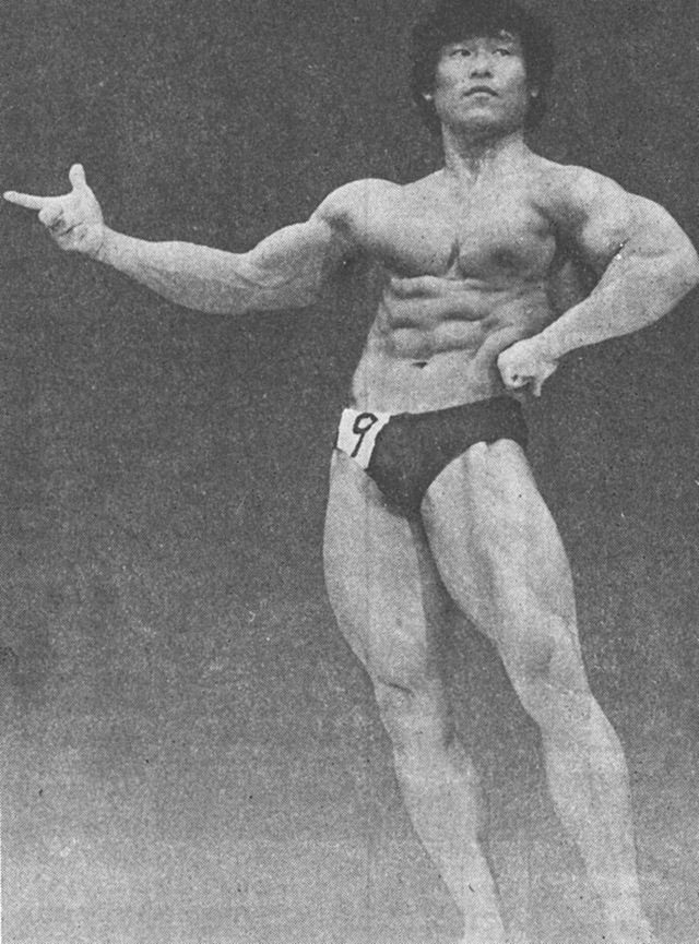 '81ミスター日本7位、'82ミスター神奈川優勝、後藤裕己選手。プッシュアップ連続150回、ヒンズースクワット連続3001回以上という持久力の持ち主でもある。