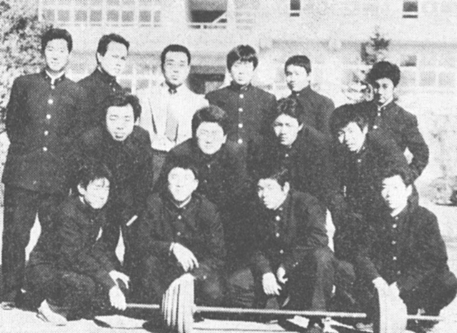 〔浦和学院高校パワーリフティング部員たち〕