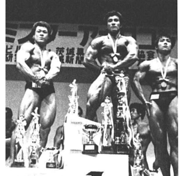 8月26日。ミスター・アポロ・コンテスト。左から2位・押方謙二選手、1位・小山裕史選手、3位・白坂義夫選手