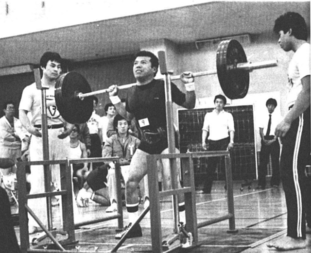 60kg級優勝、松崎義則選手Ｓ145.0　Ｂ120.0　Ｄ180.0　Ｔ445.0