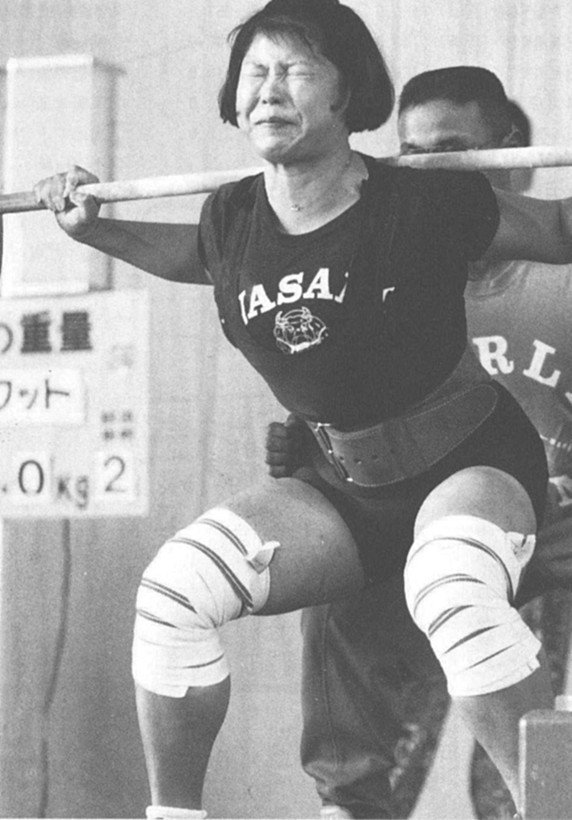 75kg級はベンチプレスの強い岡田美佐が勝利を収めた