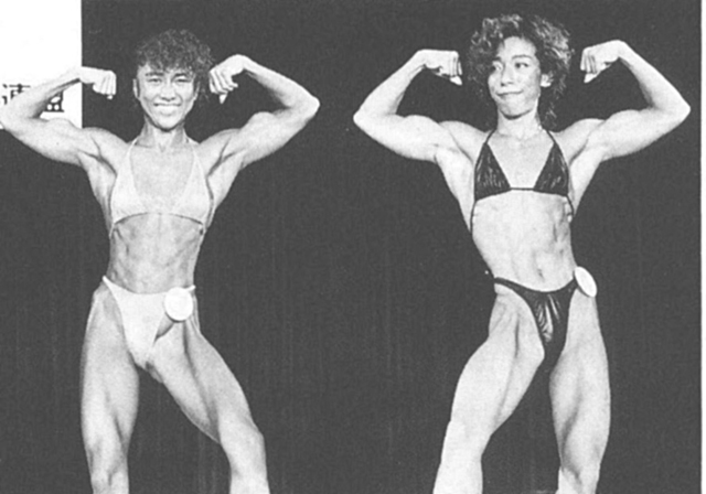 荒川(右)と山本。山本は調整が間に合わなかった