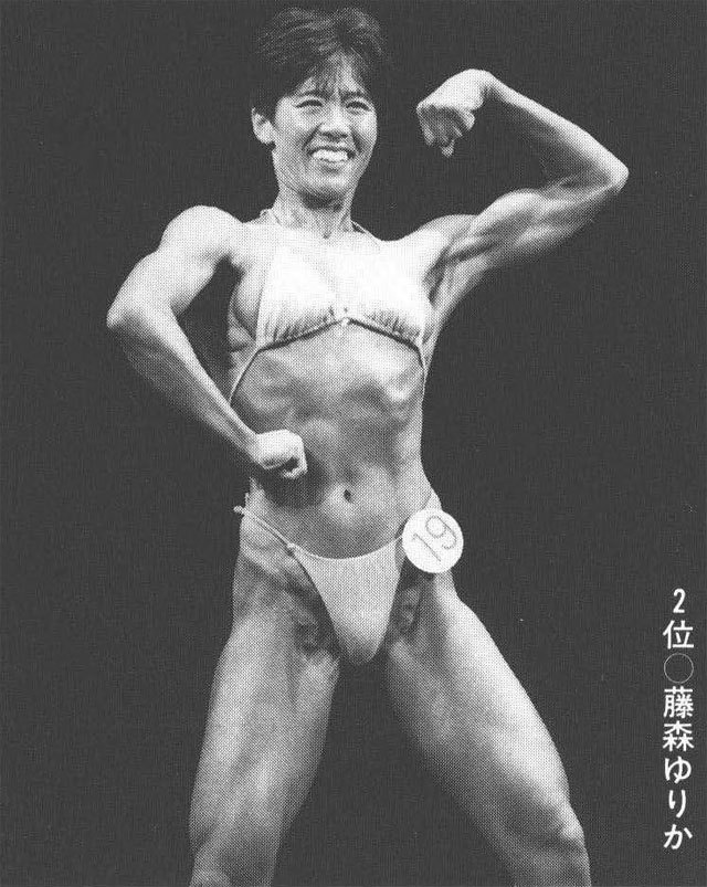 ２位○藤森ゆりか　プロポーションが映え、また良く絞れていた。今後はさらに中央の大会に出て欲しい