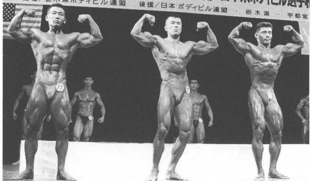 左より青柳、内藤、谷野