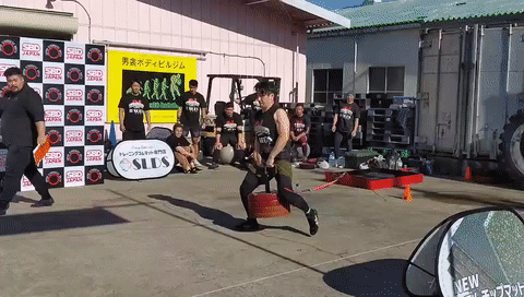まず110kgを運ぶダックウォーク。