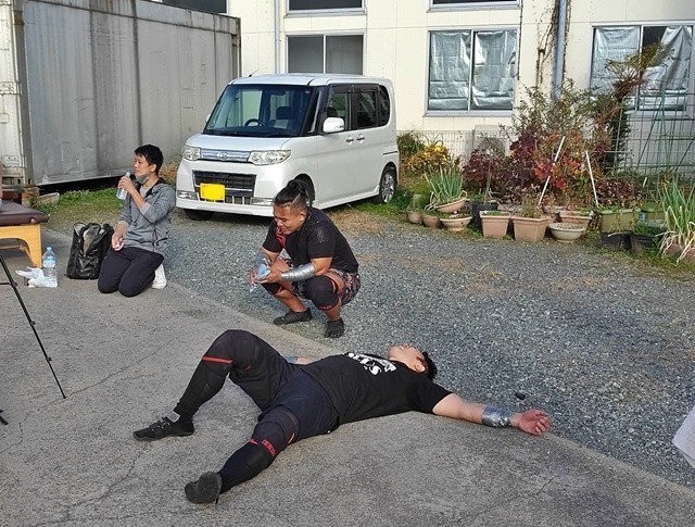 先ほどまで対戦していた両名。かなりの長時間に及ぶ白熱したラリーを繰り広げた。何を話していたのだろうか