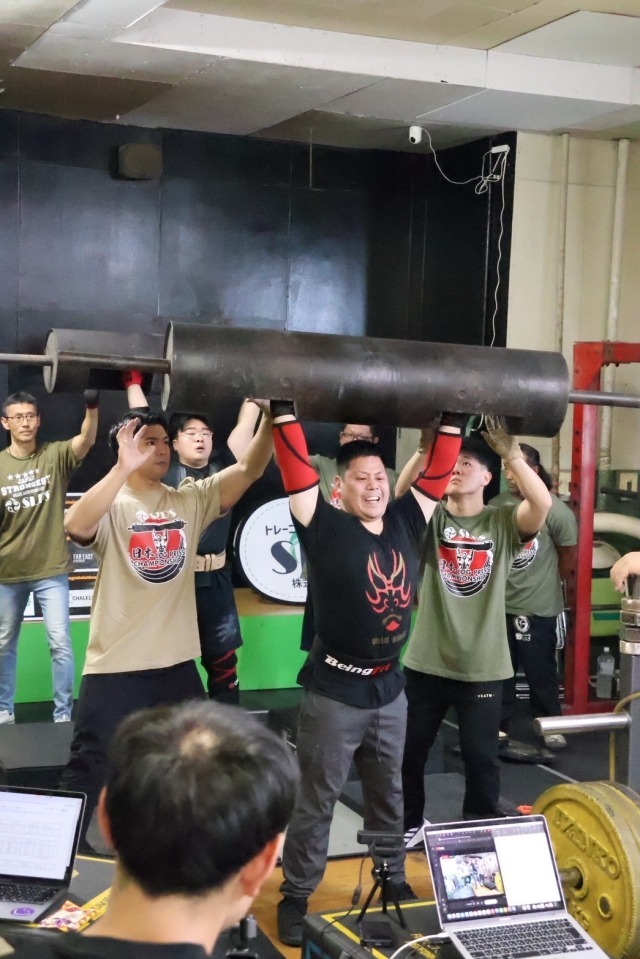 男子ノービスは60kgで重量固定。