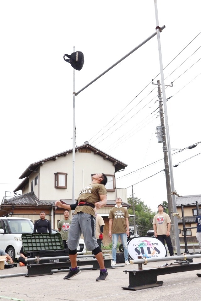 筋力だけでなく高い瞬発力とコントロールも必要になる