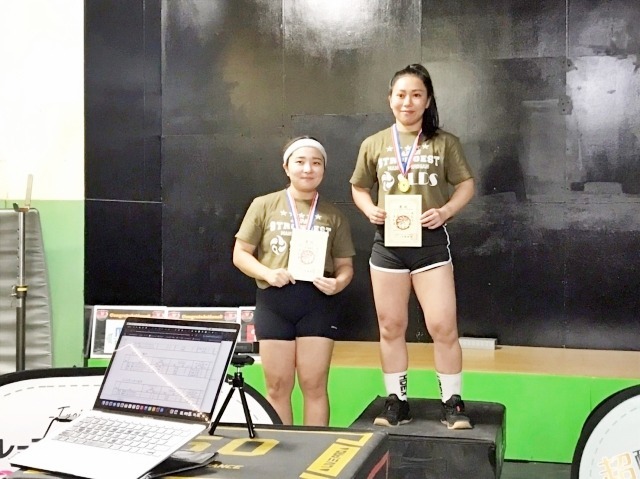 コンペティター女子 1位高田選手 2位三浦選手