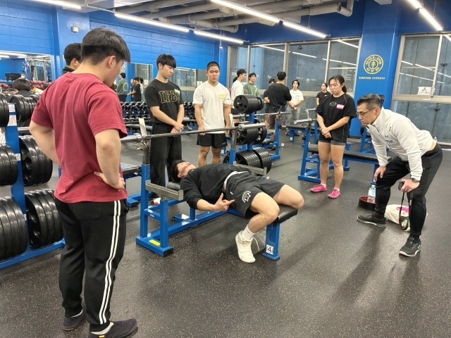 複数のグループに分かれ参加者同士で自身の実践方法やポイントを紹介し、実践を踏まえた情報交換を行う