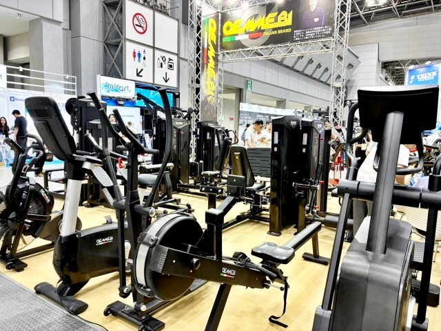 イタリアのマシンメーカー、オメビー。